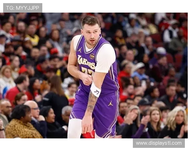 东契奇三分灭詹皇创纪录续史篇